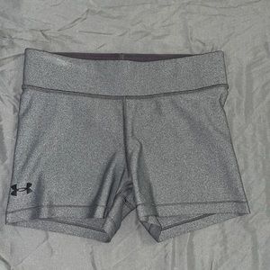 Grey under Armour spandex. Size small.